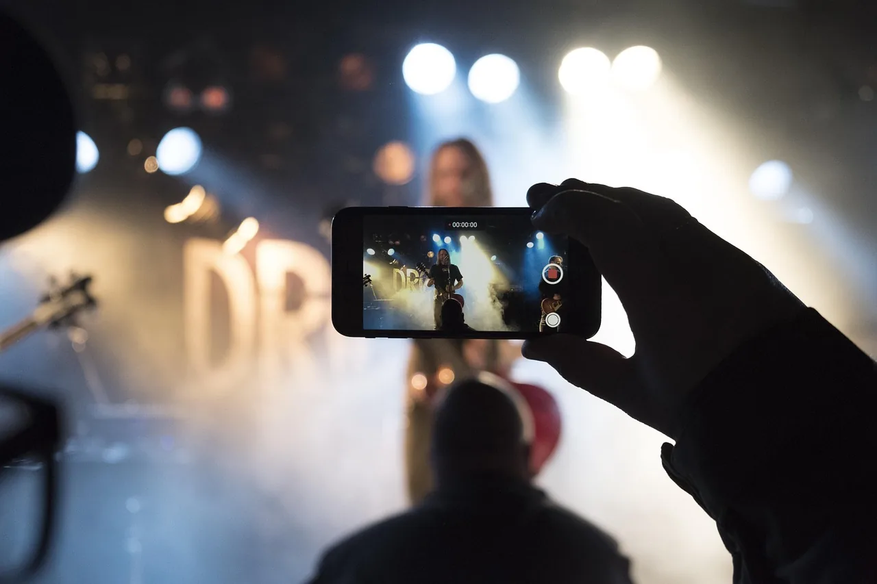 Concert filmed by an audience member