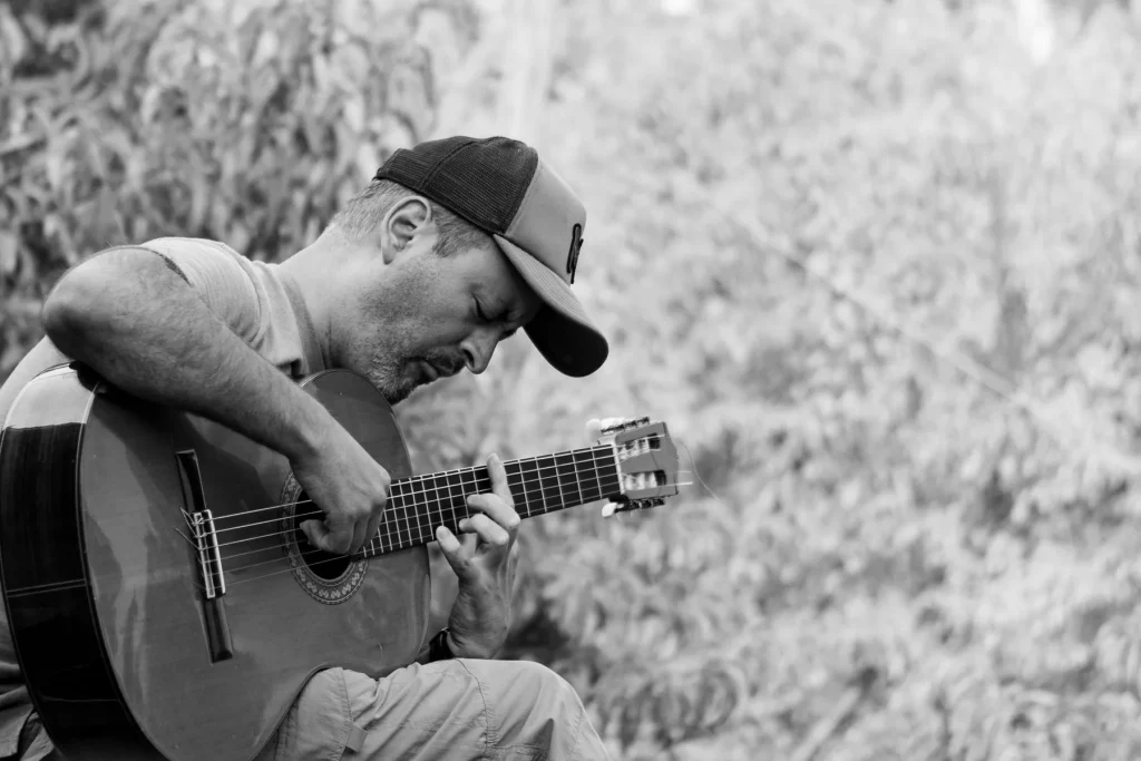 Découvrir la vie et l’œuvre de Woody Guthrie