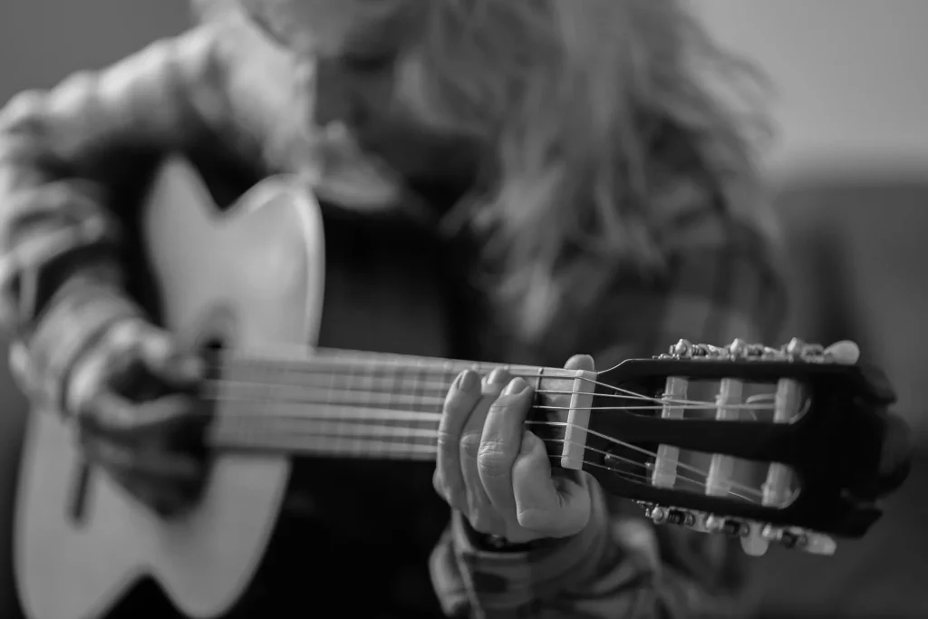 Pourquoi « This Machine Kills Fascists » figurait sur sa guitare
