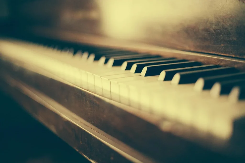 8 meilleurs pianos d'occasion à Paris et en Île-de-France au banc d'essai (2026)